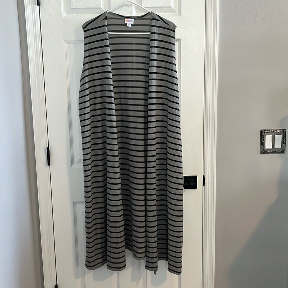 LuLaRoe Sleeveless Duster/Cardigan - Size XL